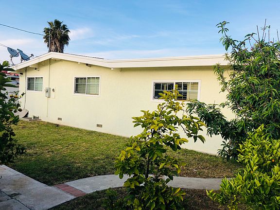 5th image of 23229 Marigold Ave