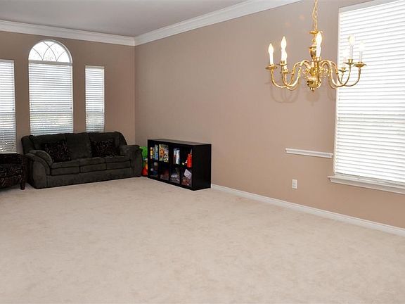 3rd image of 4004 Mildenhall Dr