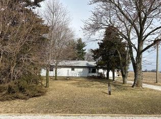 5827 E 3500s Rd, Saint Anne, IL 60964