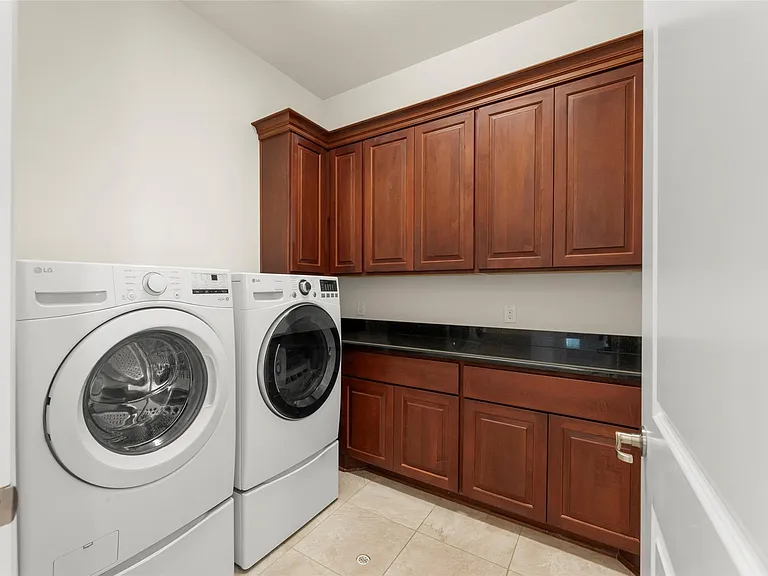 4943 Wigton Dr — Photo 25