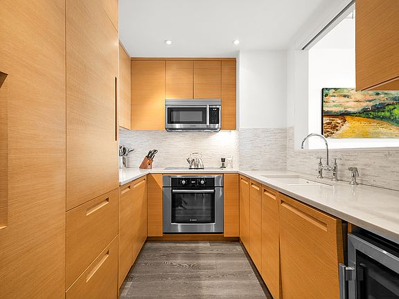 4th image of 641 5th Ave #48F