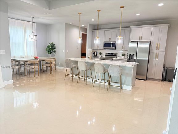 4th image of 106 Plantation Dr