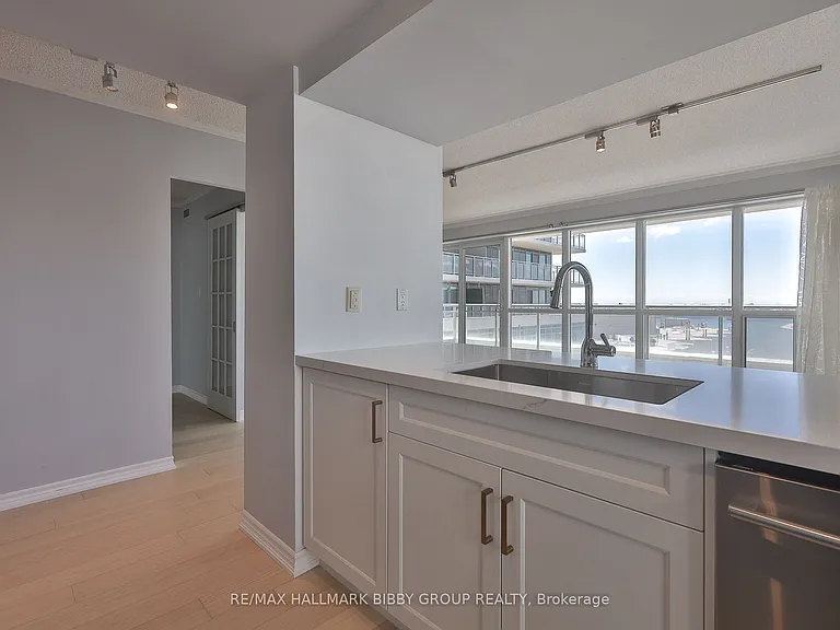 410 Queens Quay W #1103 — Photo 13