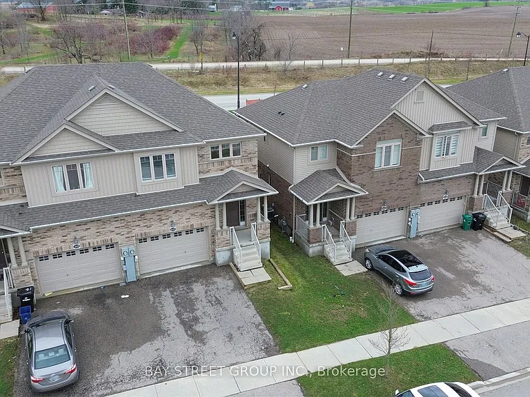 445 Avens St — Photo 5