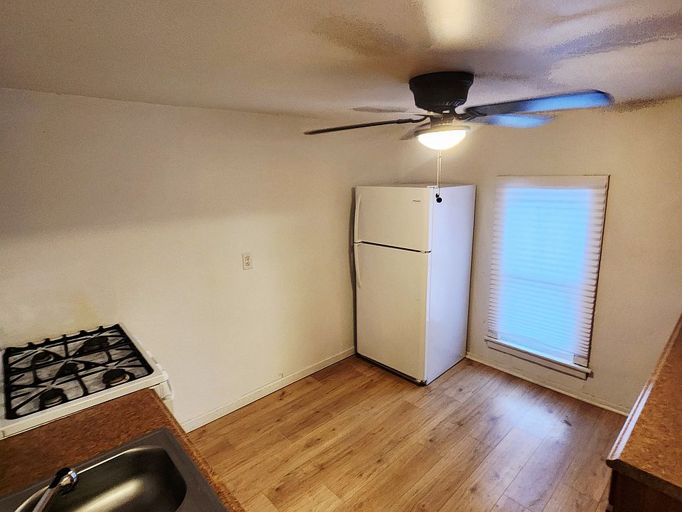 1st image of 287 Robinson St APT 3