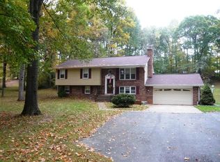 68 Whispering Pines Ln, Stafford, VA 22556