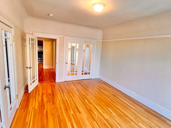 3rd image of 537 Hyde St #17