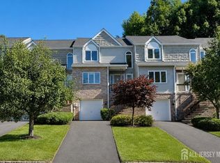 78 Averell Dr, Morris Plains, NJ 07950