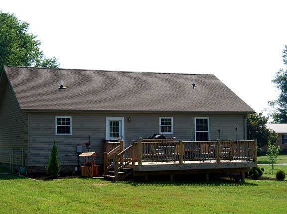 2nd image of 215 Lees Cir