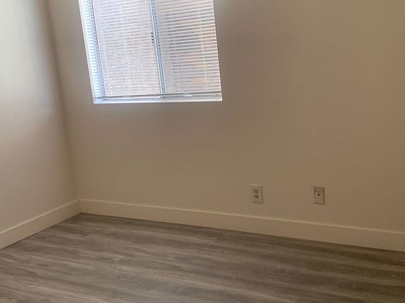 5th image of 4380 Sandy River Dr Unit 39