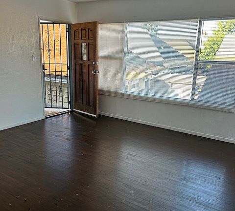 4th image of 461 E 43rd St APT 3