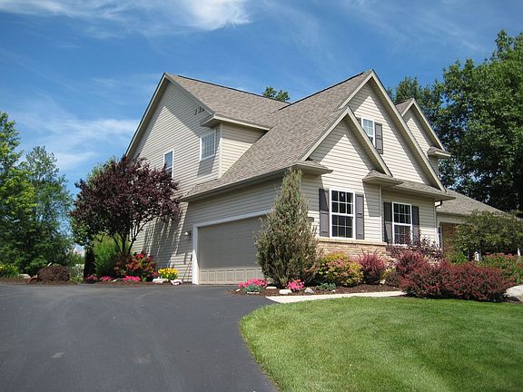 Large 2.5 car garage with work shop