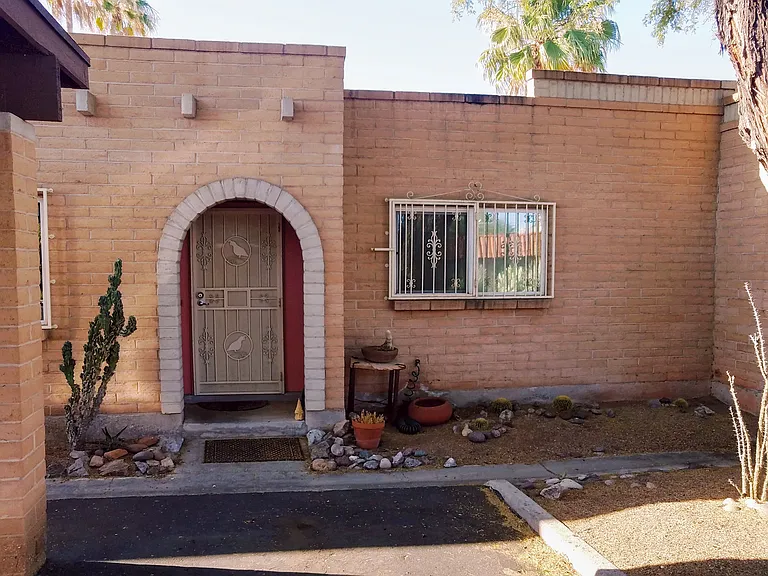 W Sheryl Dr — Photo 1