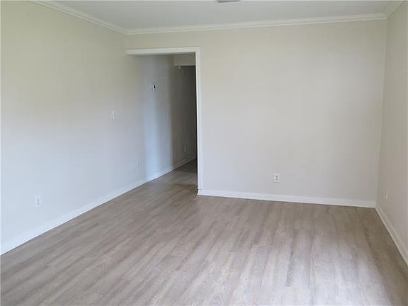 3rd image of 6012 Baccich St