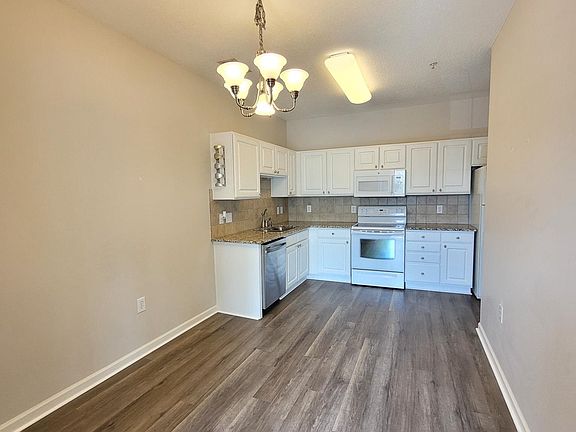 4th image of 2511 Huntscroft Ln APT 201