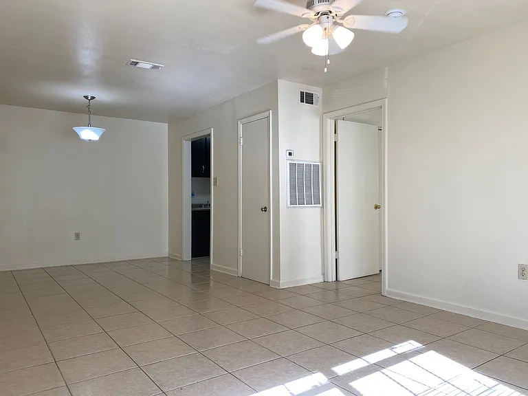 2059 Mariner Dr — Photo 1