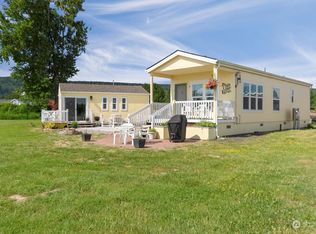 252 W Sunny Sands Rd, Cathlamet, WA 98612