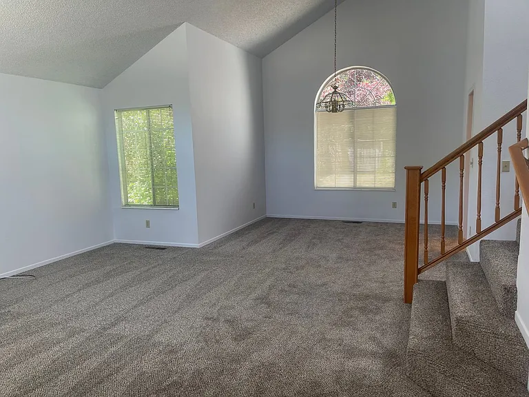 6061 Stonecreek Dr — Photo 3