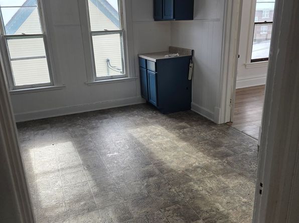 402 S Gardiner Ave #2