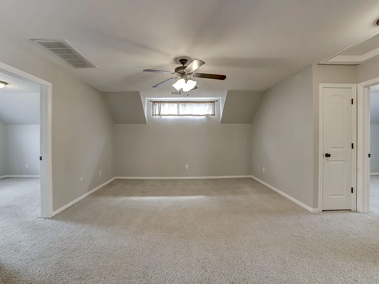 819 E Seattle Pl — Photo 6