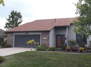 8319 Victoria Woods Pl, Fort Wayne, IN 46825