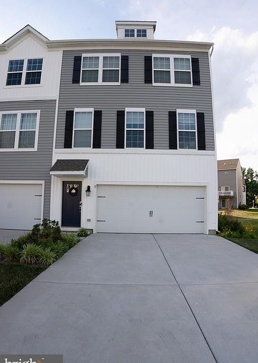 1st image of 13 Foundry Blvd