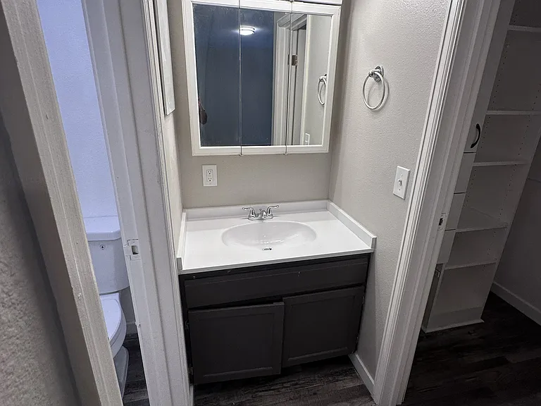 2805 Riverside Dr — Photo 12