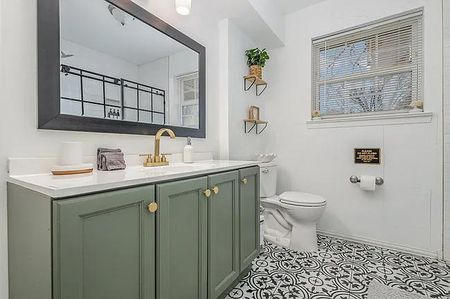 2404 Crestview Cir — Photo 17
