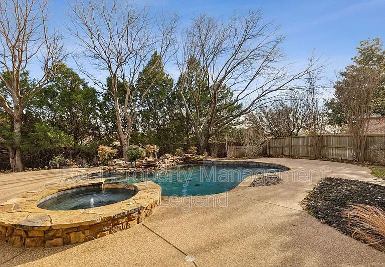5004 Seville Ln — Photo 31