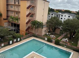 1950 W 54th St APT 311, Hialeah, FL 33012
