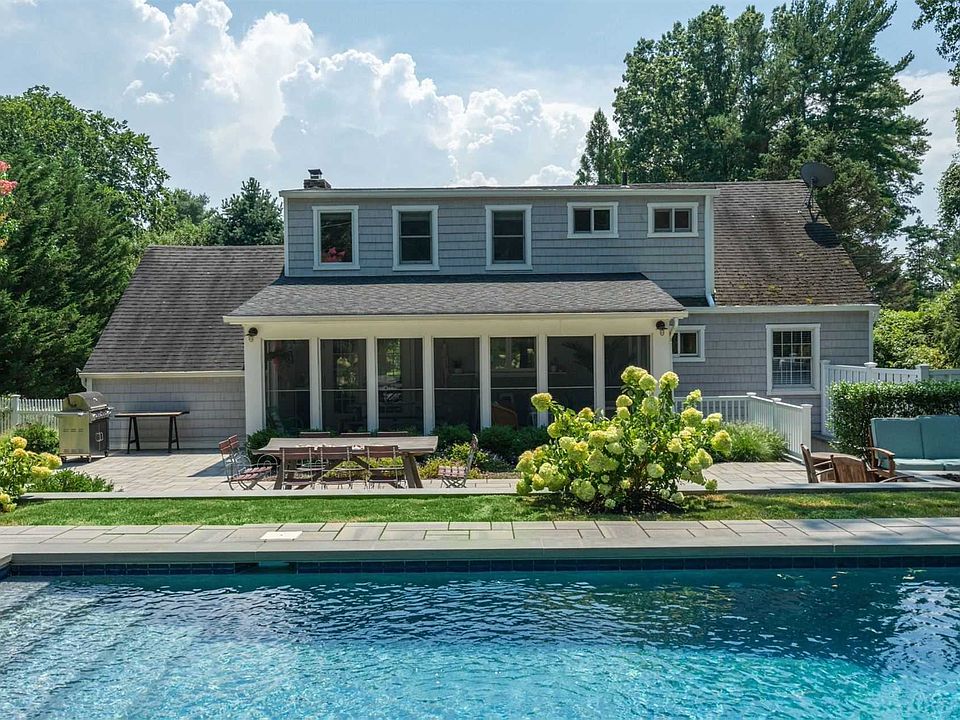 1st image of 12 Wood Ln