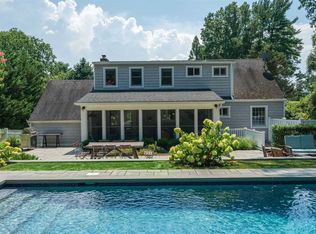 12 Wood Ln, Locust Valley, NY 11560