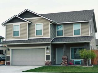 4615 NW Commons Dr, Pasco, WA 99301