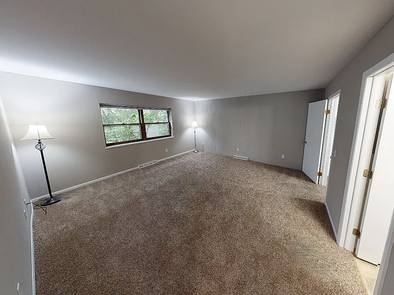 Woodland Reserve Apartments — Photo 69