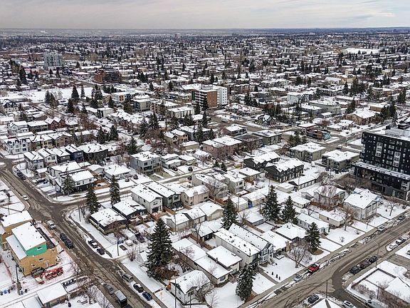 4th image of 1708 29th St SW