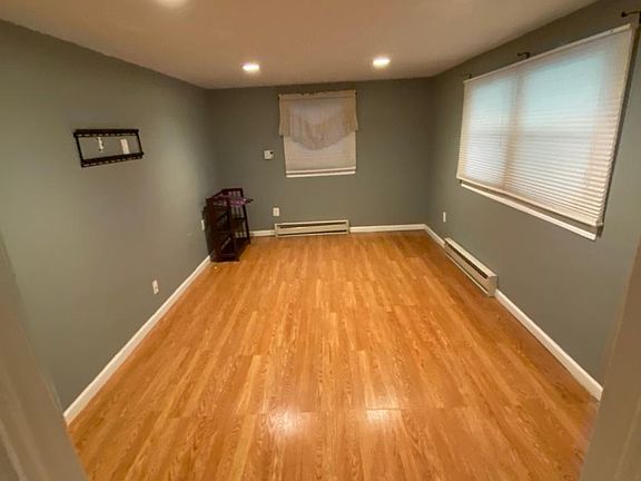 2nd image of 194 Lake Dr APT Basement