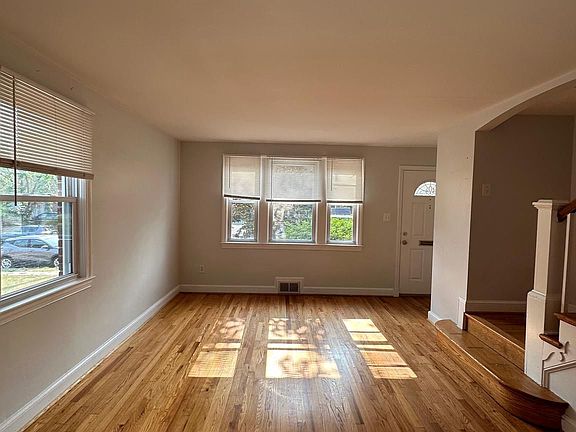 4th image of 423 S Veitch St