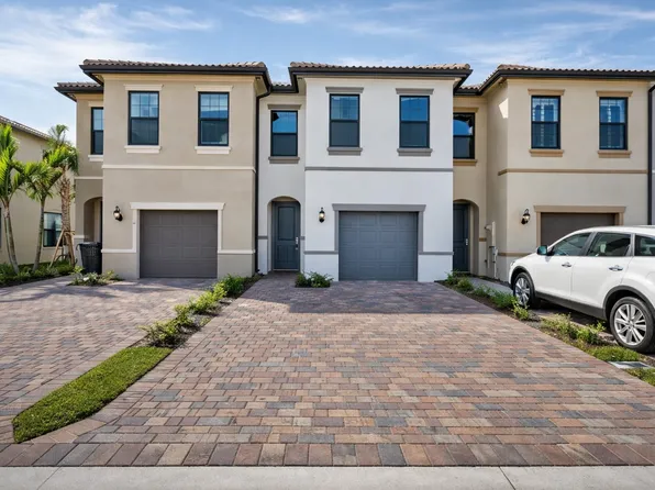 8632 Escue St, Lake Worth, FL 33467