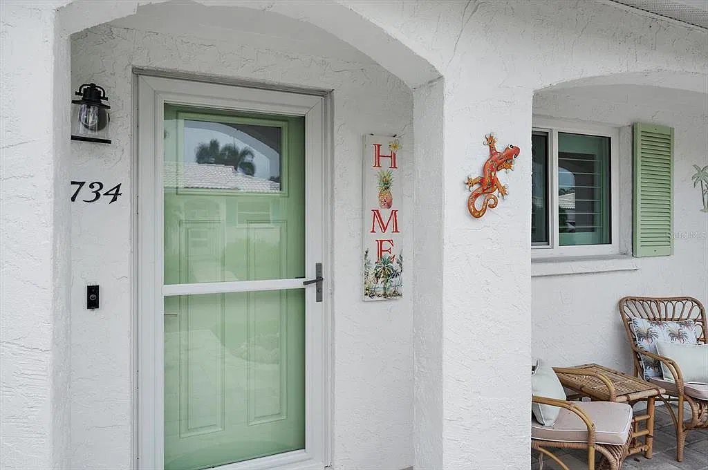 2 bed, 2.0 bath, 1357 sqft, $4,900 — Photo 2