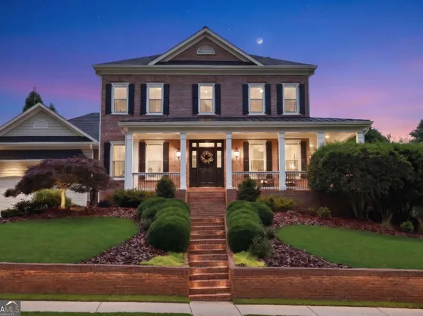 1072 Moores Walk Ln, Suwanee, GA 30024