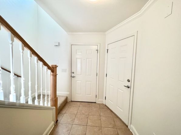 703 Majestic Dr