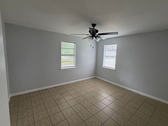 2nd image of 401 Branch St