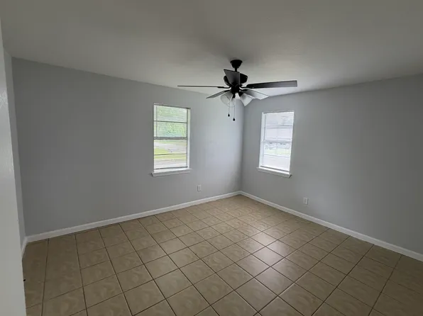 401 Branch St, Taylor, TX 76574