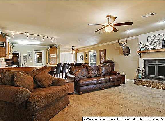 2nd image of 18456 Magnolia Est