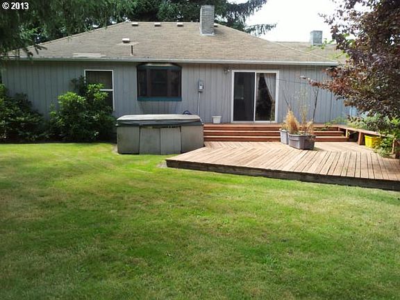 4th image of 1440 NE 17th Ave