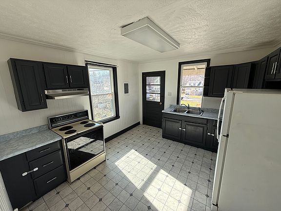 5th image of 701 N Huron St Floor 2