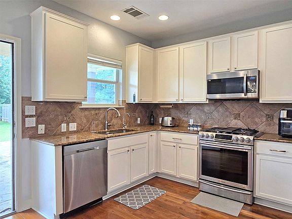 4th image of 9412 Castle Pines Dr