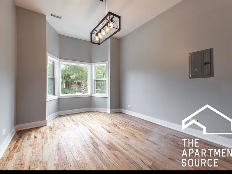 1746 N California Ave #2F — Photo 2