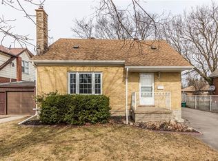 16 Sherwood Ave, Kitchener, ON N2B1J9