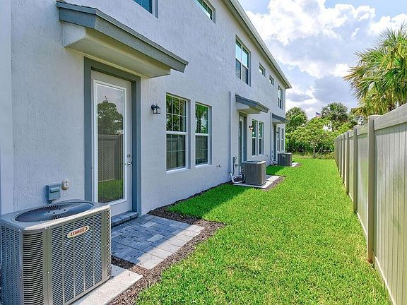 3rd image of 1805 SE Ocean Cove Way